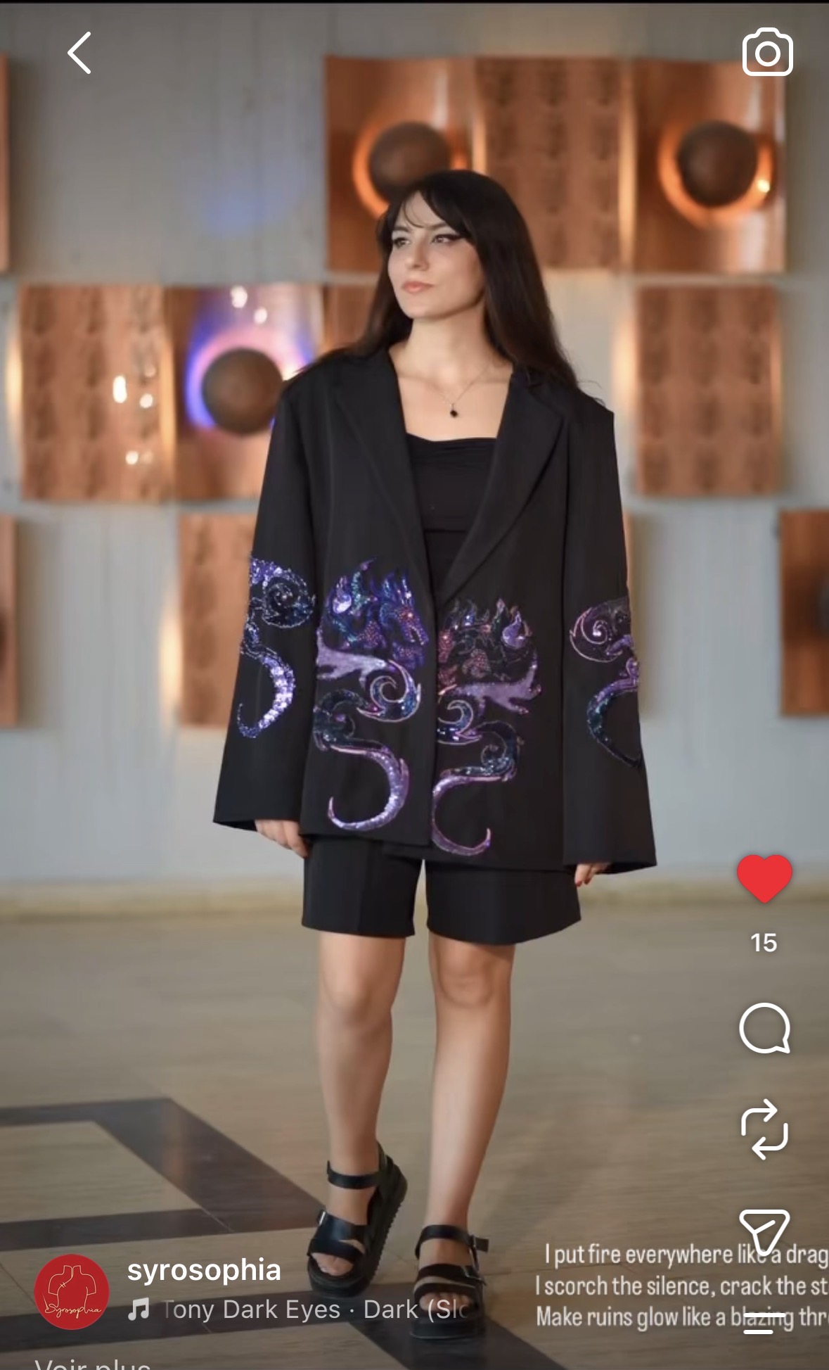 Dark embroidered Syrosophia look
